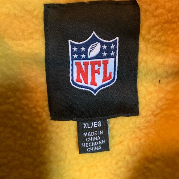 NEW WITH TAGS LICENSED NFL PITTSBURGH STEELERS COAT - Picture 5 of 6